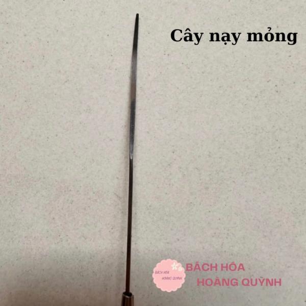 Cây báy lấy ráy tai, cây bẫy ráy tai, cây nạy ráy tai mỏng đã mài chuốt cán gỗ hương.