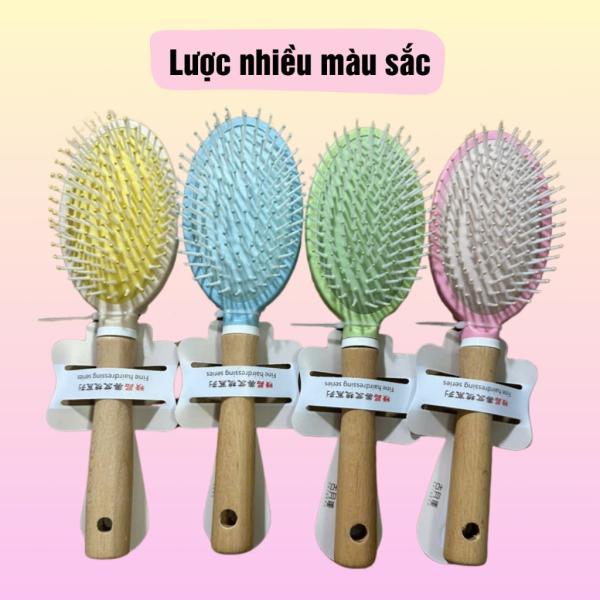 Lược gai gỡ rối tóc, tạo kiểu tóc, massage da đầu loại OVAL cán gỗ xinh xắn.