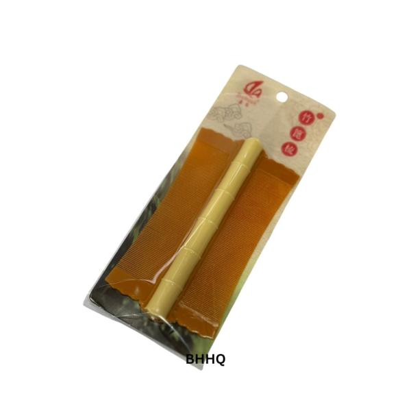 1 cái lược dày nhựa cao cấp dùng chải chí ( chấy), chải gàu,bụi bẩn bám da đầu.