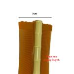 1 cái lược dày nhựa cao cấp dùng chải chí ( chấy), chải gàu,bụi bẩn bám da đầu.