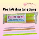 Một bịch que cạo lưỡi bằng mũ hiệu Thiên Long.